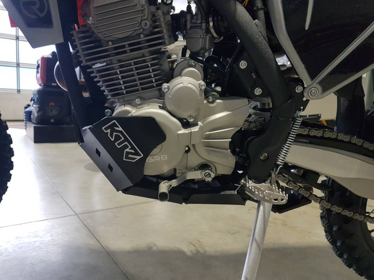 GR8 F300A-M (ZS 172FMM) 2022 10