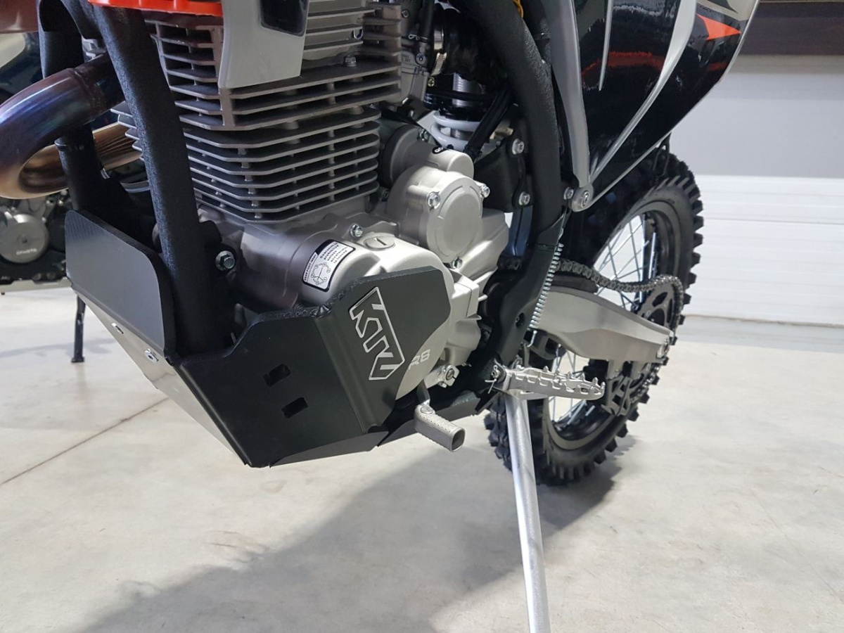 GR8 F300A-M (ZS 172FMM) 2022 3