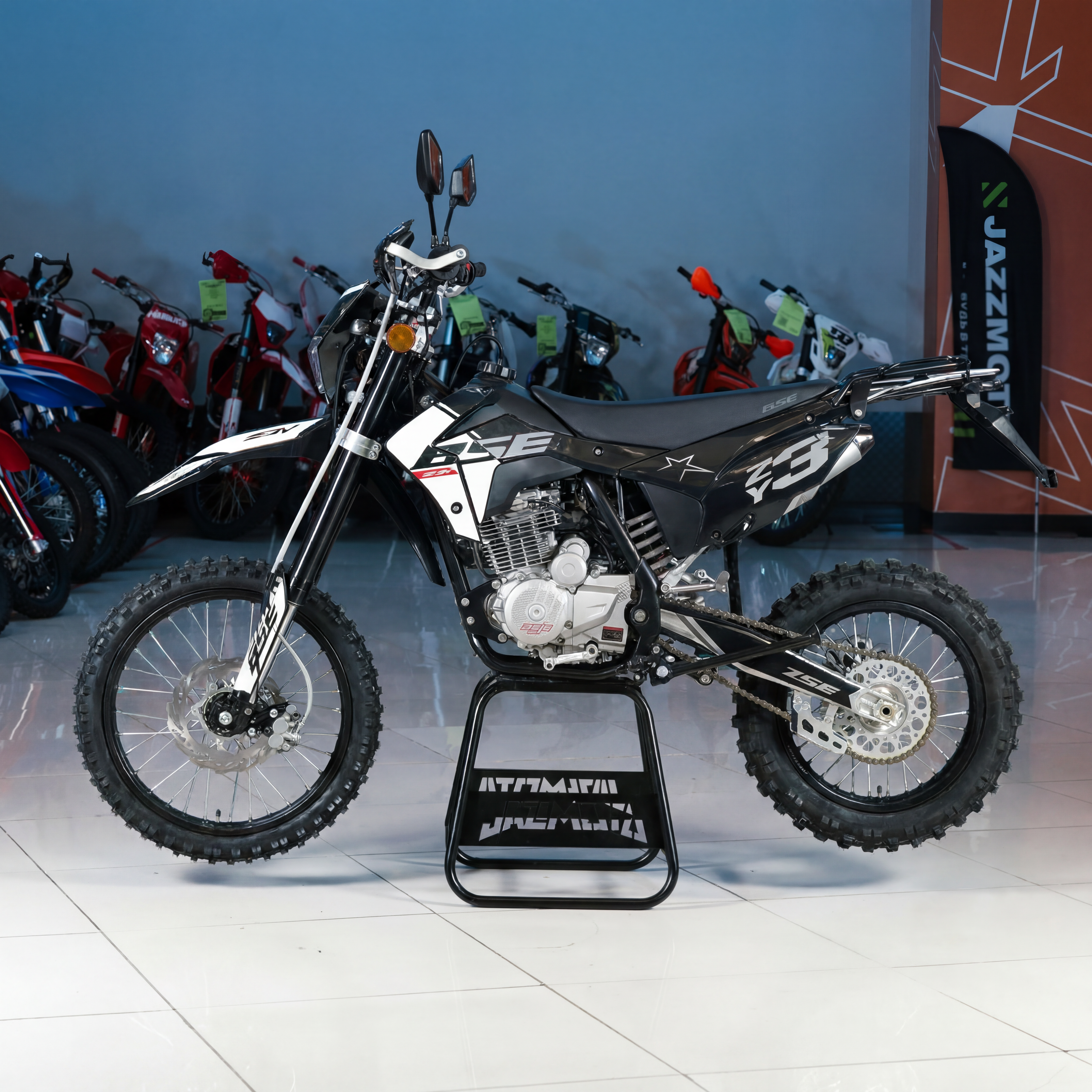 BBB Эндуро / кроссовый мотоцикл BSE Z3 Y Black/White Stinger