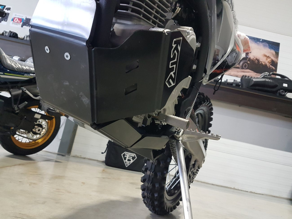 GR8 F300A-M (ZS 172FMM) 2022 6