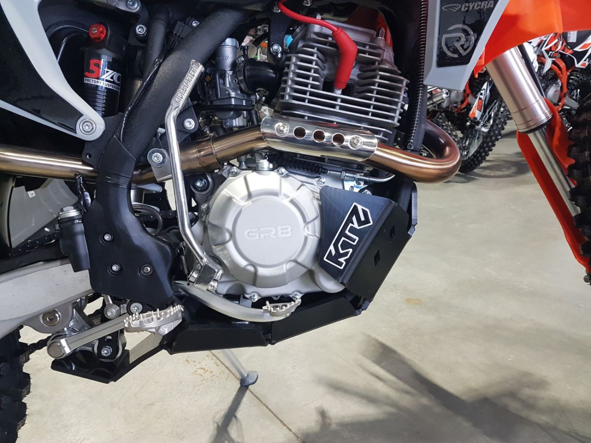 GR8 F300A-M (ZS 172FMM) 2022 4